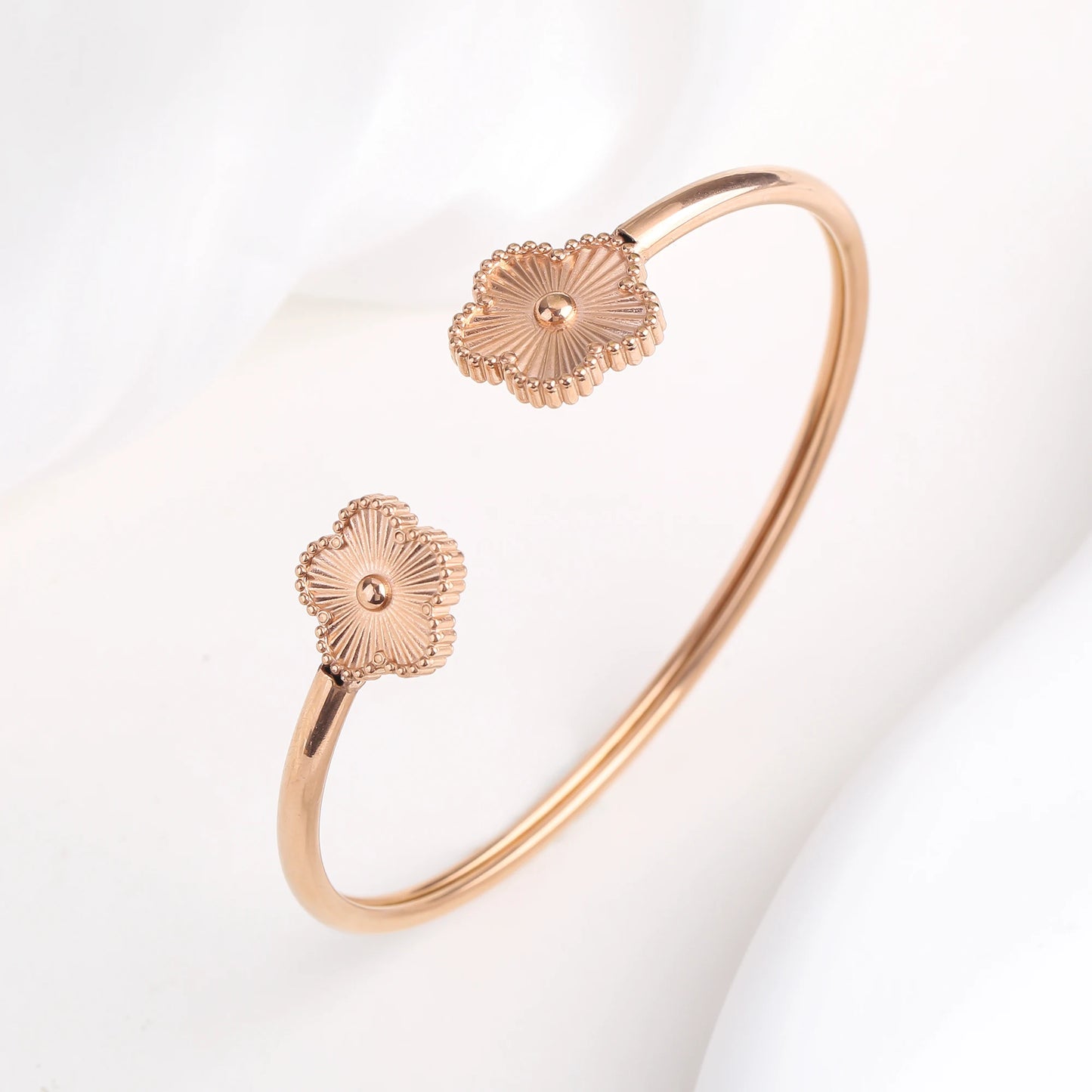 18K Gold Plated Clover Flower Bangle