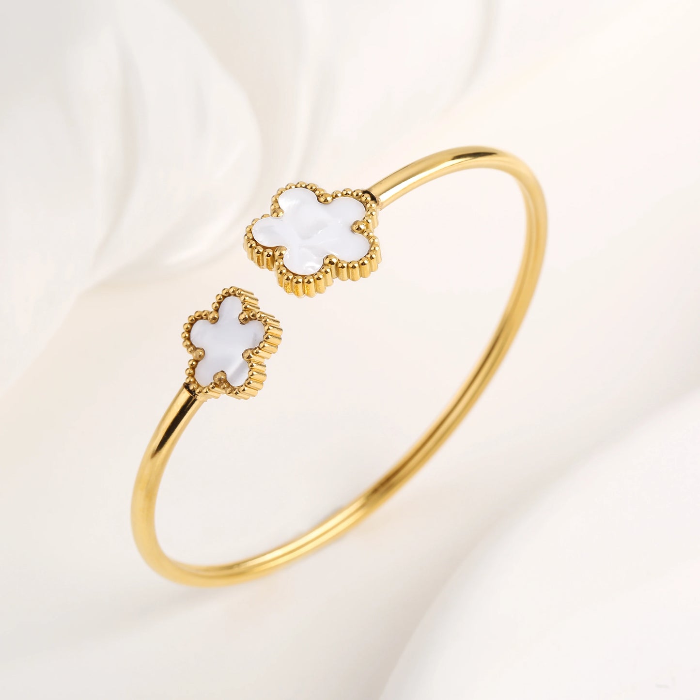18K Gold Plated Clover Flower Bangle