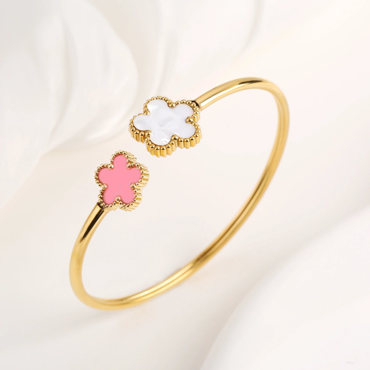 18K Gold Plated Clover Flower Bangle