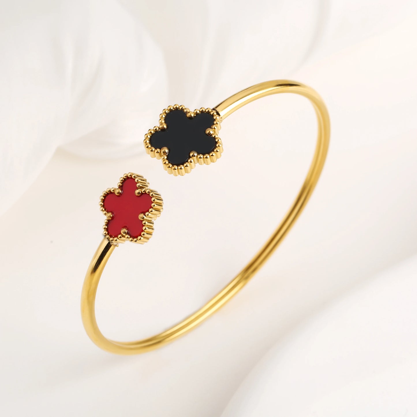 18K Gold Plated Clover Flower Bangle