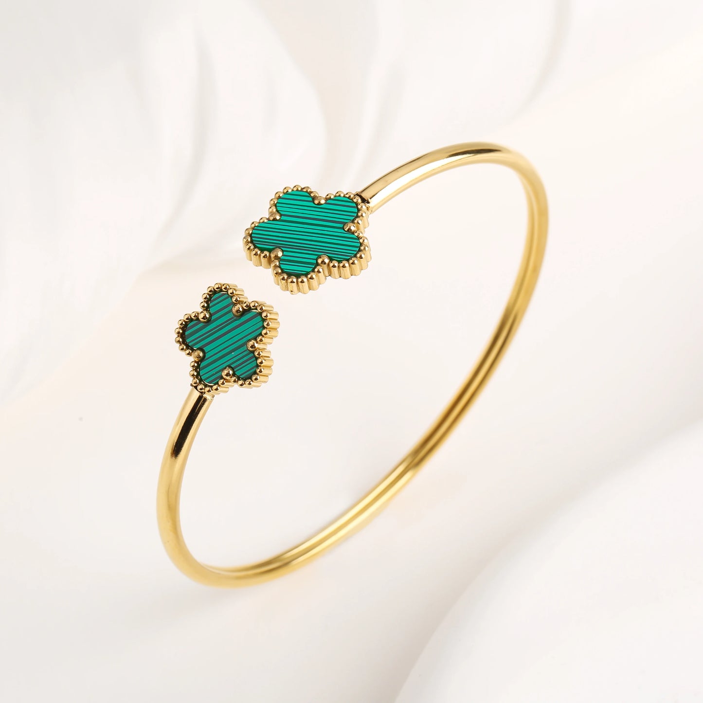 18K Gold Plated Clover Flower Bangle