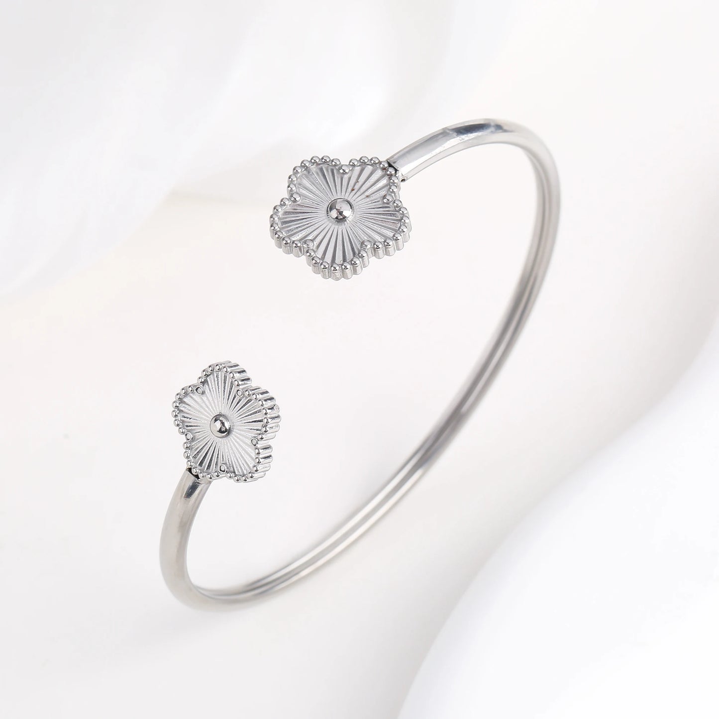 18K Gold Plated Clover Flower Bangle
