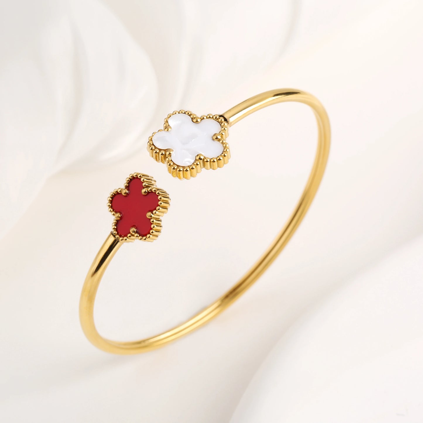 18K Gold Plated Clover Flower Bangle