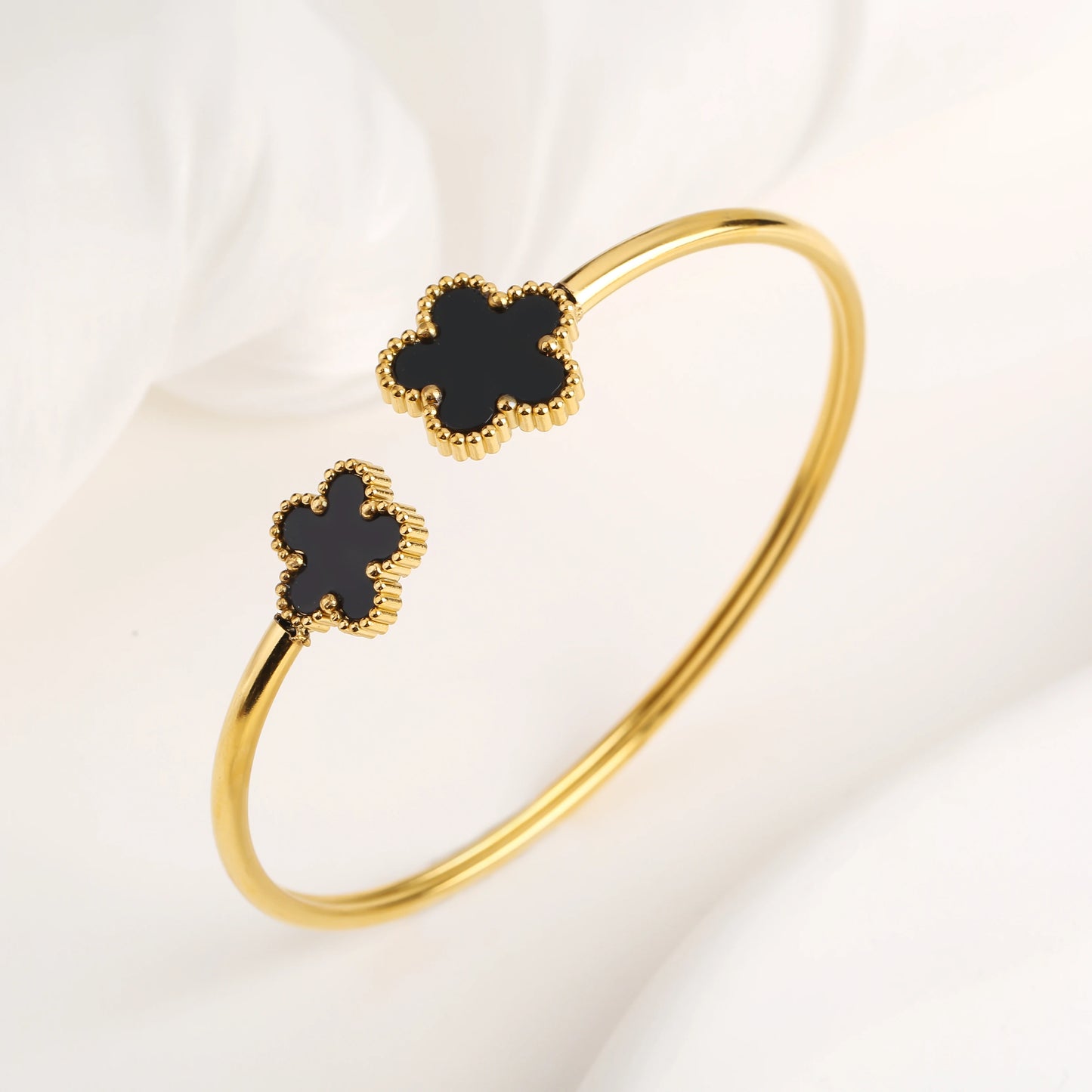 18K Gold Plated Clover Flower Bangle