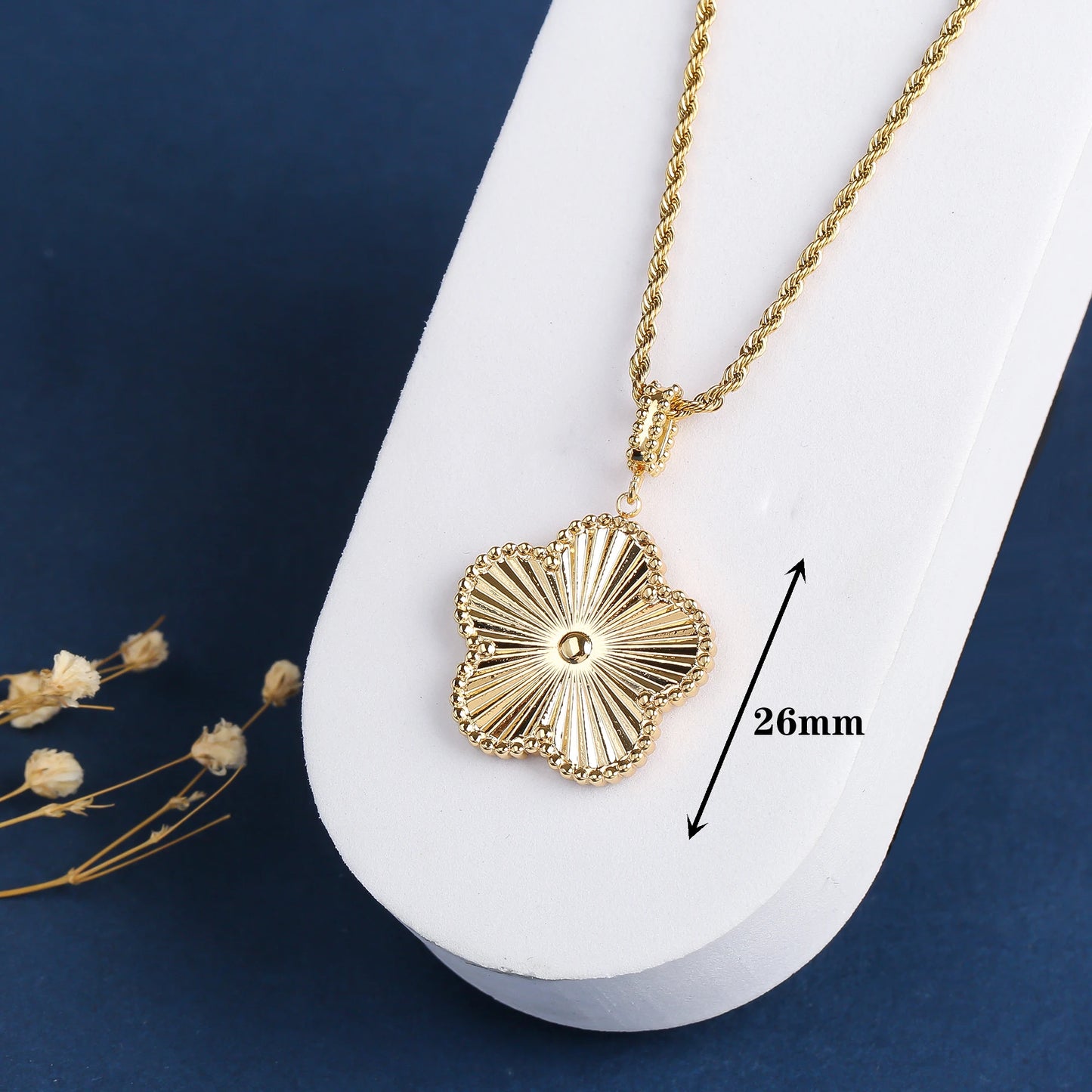 Classic Clover Pendant Necklace