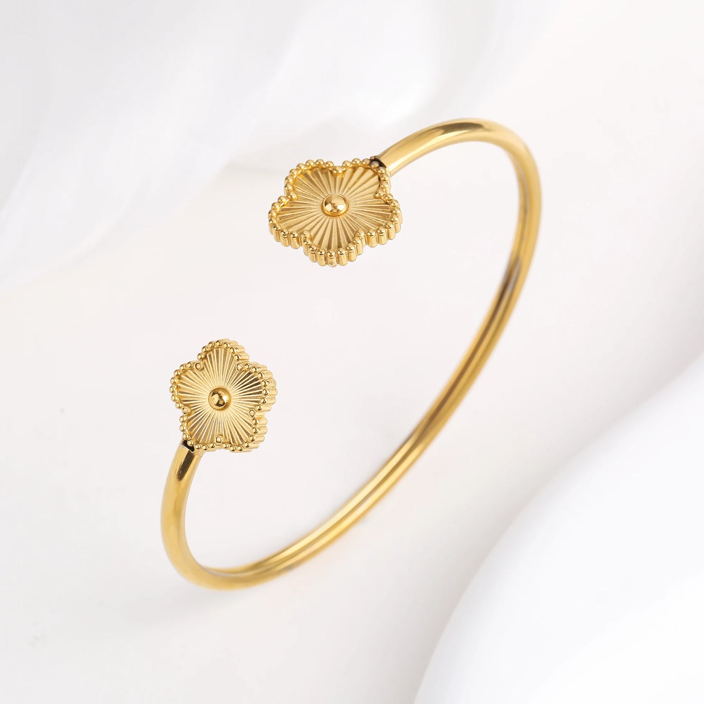 18K Gold Plated Clover Flower Bangle