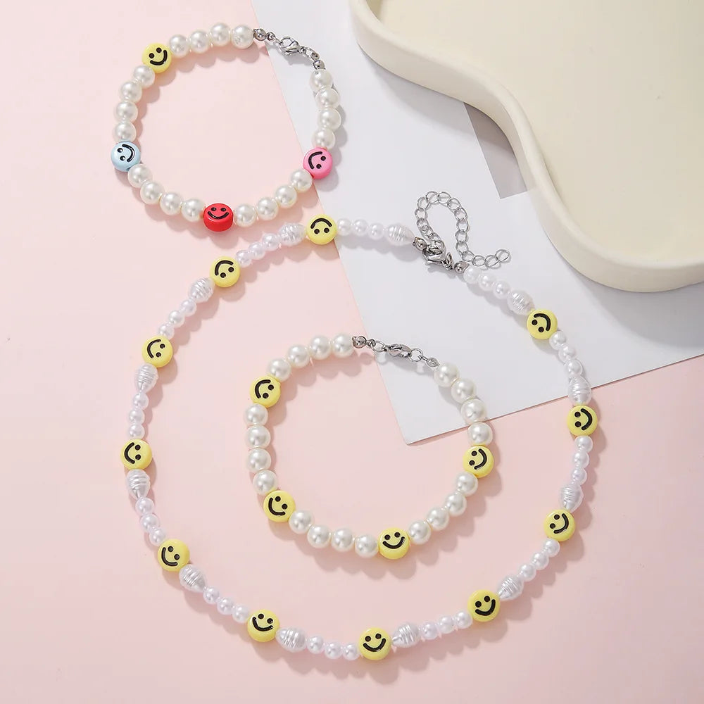 Retro Smiley Pearl Bead Bracelet